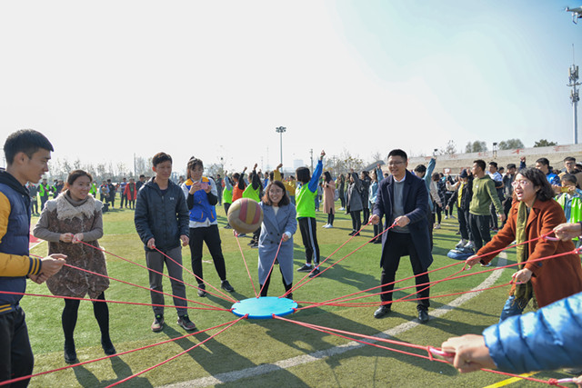 第六届“阳光杯”智勇大冲关再掀运动高潮