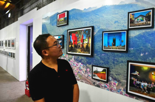 透过镜头来看他者的世界——记大数据学院、信息工程学院数媒专业参观平遥国际摄影展