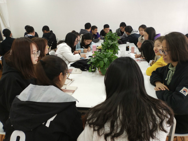 【完满班级】集思广益 凝聚经管力量——经济与管理学院三月完满班级活动纪实(八)