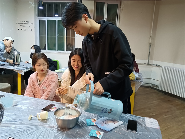 【完满团支部】暖冬糕点制作 色香味俱全——淬炼·国际商学院审计2102班完满团支部活动