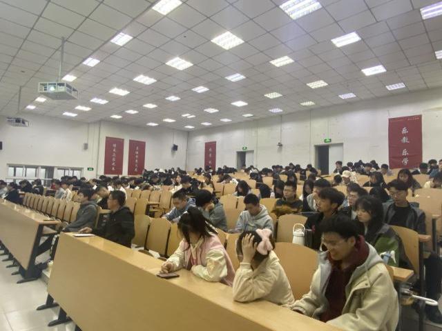 【辅导员说完满】铭记五四 把握今朝——大数据学院、信息工程学院2021级辅导员说完满活动