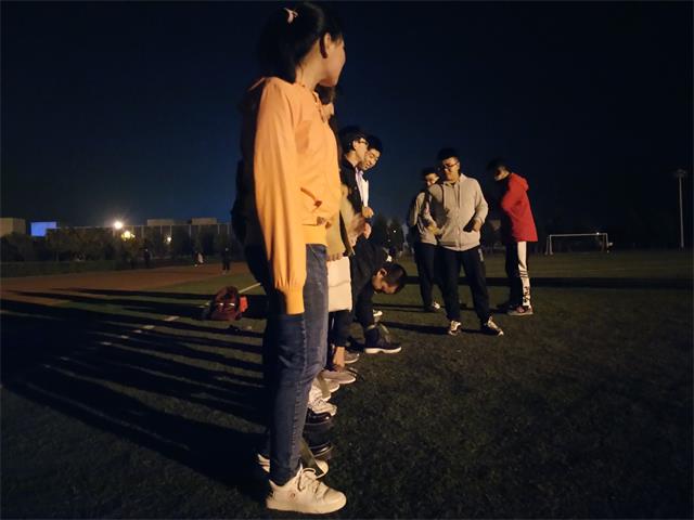 【社团快讯】缕缕灯光 你我同行——“英”你相聚之来一场不一样的破冰交流
