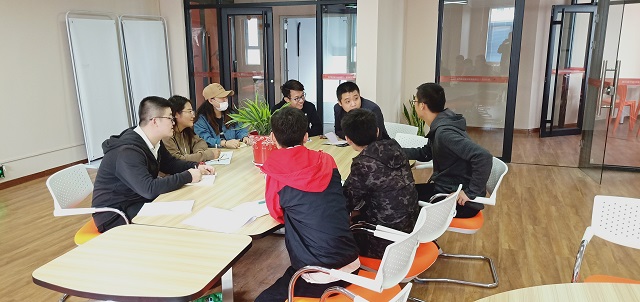 走进无边畅想书院“家+”文化——食品与环境学院2016级班干部书院