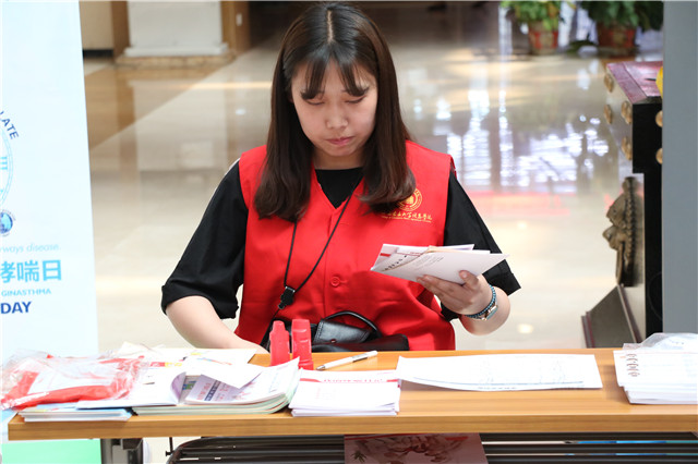 外语系“青鸟”志愿服务“世界哮喘日”大型义诊活动