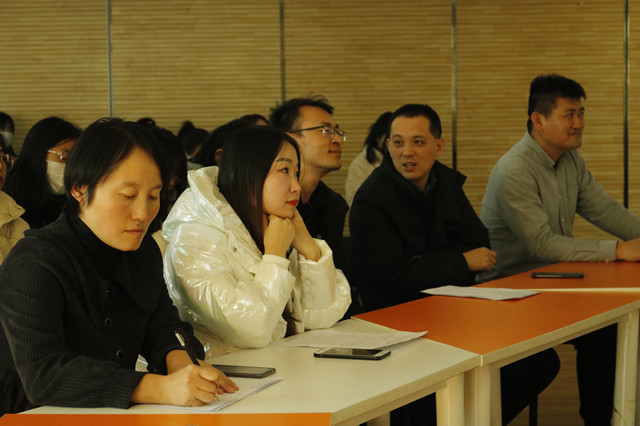 回顾过往 展望未来——商务英语学院2021-2022学年第一学期完满教育工作总结会