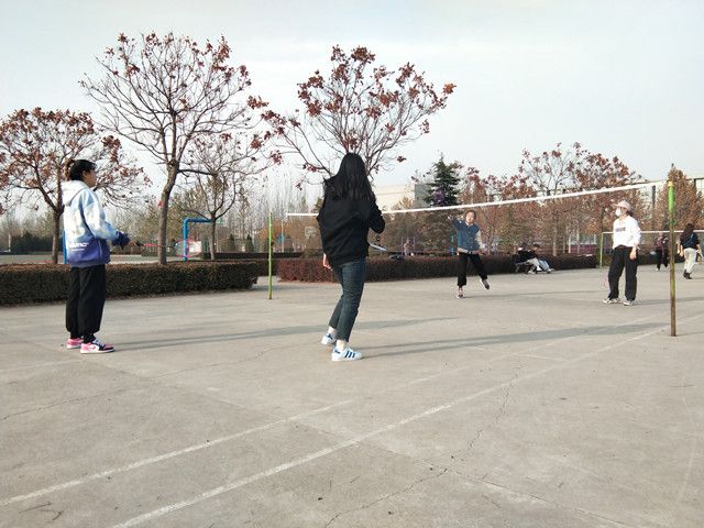 【完满班级】健学子之身 铸中华之魂——艺术传媒学院环设1802班举办“球球大作战”完满班级活动