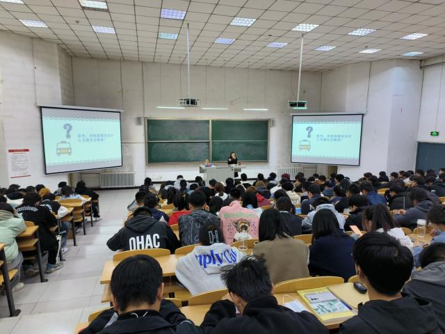 【辅导员说完满】摒弃交通陋习 安全礼貌出行——智能工程学院2022级辅导员说完满活动