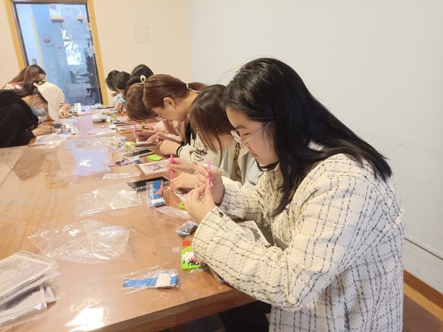 妙拼巧思 智趣童心——艺术传媒学院快乐涂鸦智慧成长校园手绘活动(第二期)