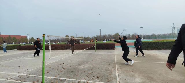 【完满团支部】有球必应 羽你同行——智能工程学院机电2205班完满团支部活动