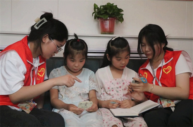 【三下乡】学｜与孩童初“乡”见——商务英语学院三下乡社会实践活动