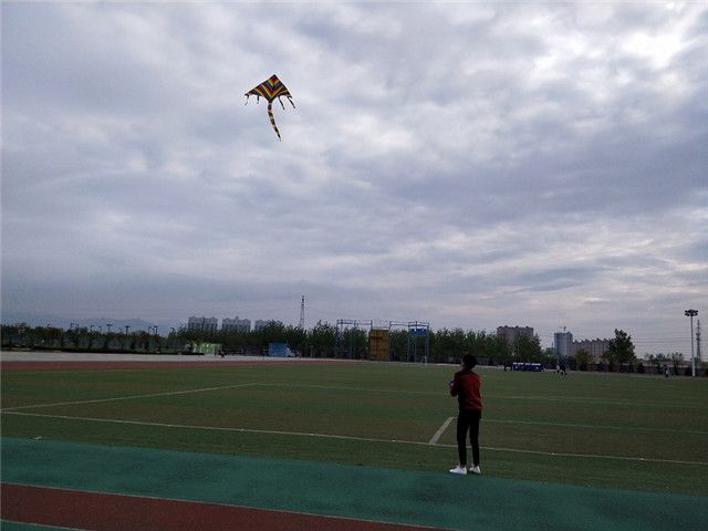 【完满班级】“撕”如泉涌  奋力奔跑——淬炼商学院四月完满班级主题活动（三十七）