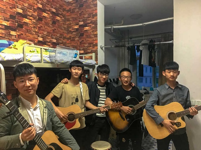 【完满班级】夏虫鸣五月 青春无败歌——信息工程学院计科开展1703班完满班级活动