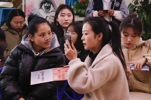 她说·女生学堂|我们一起“话”眼妆