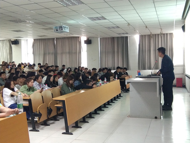 艺术传媒学院举办2019年环设2018级外出实践教学安全暨动员大会