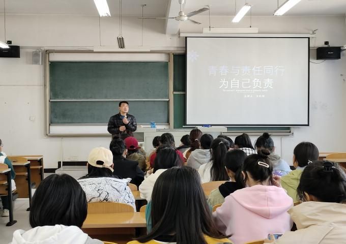 【辅导员说完满】责任与青春同行——食品与环境学院食安专业2022级辅导员说完满活动