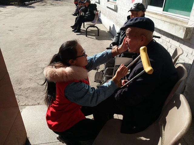 爱在福康 温情回访——青年志愿者联合会再进福康老年公寓