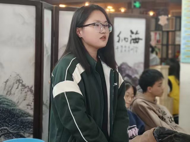 【完满团支部】雷锋精神心中留 “锋”华正茂恰少年——商务英语学院英语2204班完满团支部活动