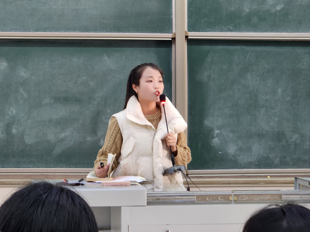 【辅导员说完满】大学生健康安全教育——淬炼·国际商学院2020级“辅导员说完满”专题活动