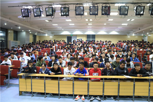 【辅导员说完满】音乐畅想青春 摇滚魅力无限——大数据学院、信息工程学院2017级举办辅导员说完满