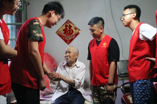 【三下乡】年少不复 勇士犹存——智能工程学院“机时予”慰问抗战老兵