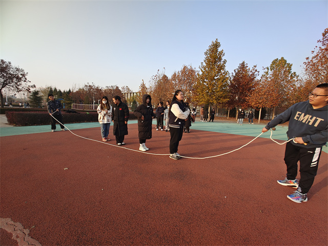 【完满团支部】“绳”彩飞扬 各显“绳”通——淬炼·国际商学院财务2101班完满团支部活动