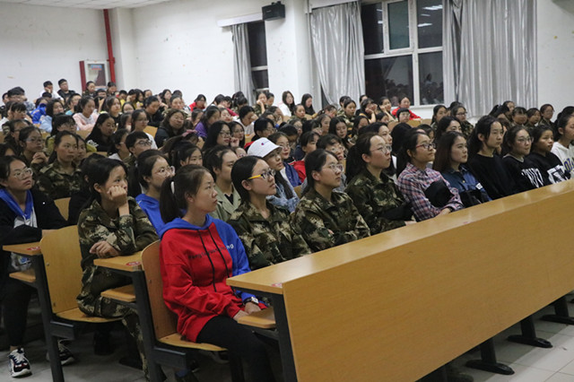 【辅导员说完满】完满不只眼前的学分 还有成长和收获的快乐——外语系开展2018级辅导员说完满活动