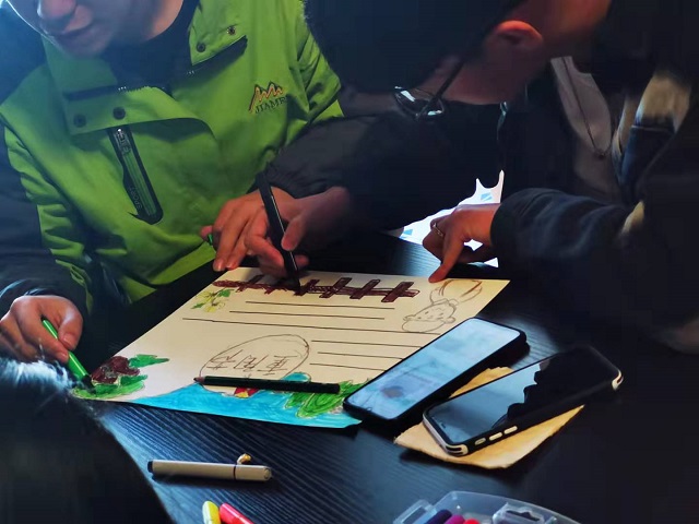 佳节又重阳 相思赋诗词——经济与管理学院开展重阳节绘画活动