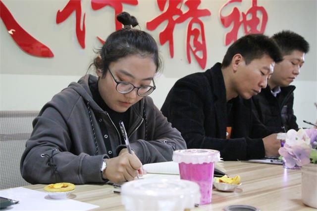 以调研促提升 以交流促发展——“与完满对话”活动分析座谈会成功举办