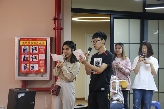 巅峰角色 由你来配——外语系第一届“绘声绘色”配音秀活动