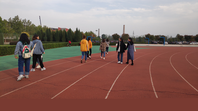 辉煌过去七十载 努力奋斗新时代