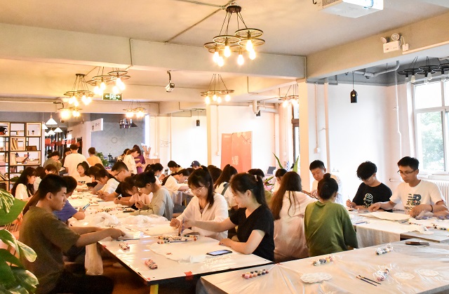 【毕业季】绘就绚丽青春底色 定格最美信院时光——青春·时尚文化衫设计