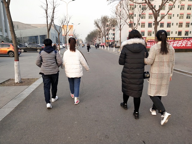 【完满班级】为爱举步 益行校园——食品与环境学院食安1801班班级公益活动