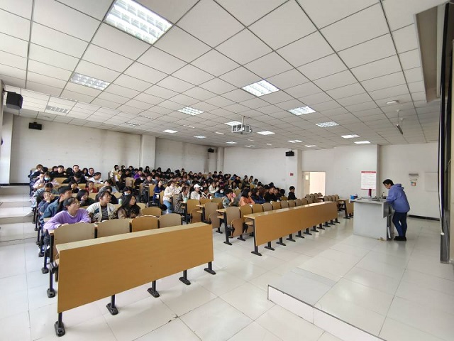 【辅导员说完满】普法宣传不停歇 提升文明入人心——经济与管理学院“辅导员说完满”专题活动