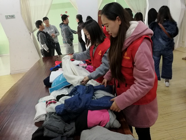 【完满班级】爱心暖寒冬 崇尚健康生活——淬炼商学院举办“善行青春”主题活动（五十）