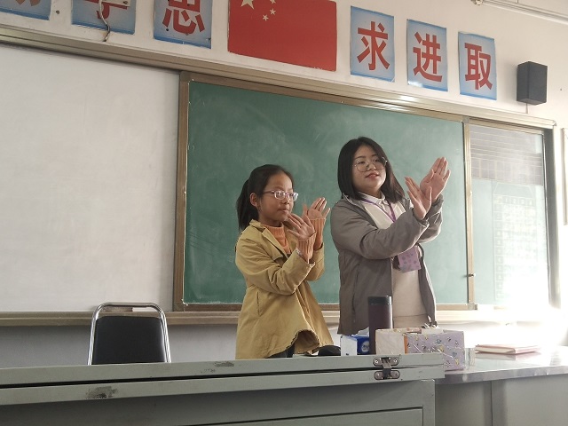 【1+1>2】校地共建育人平台 提升小学生表达力