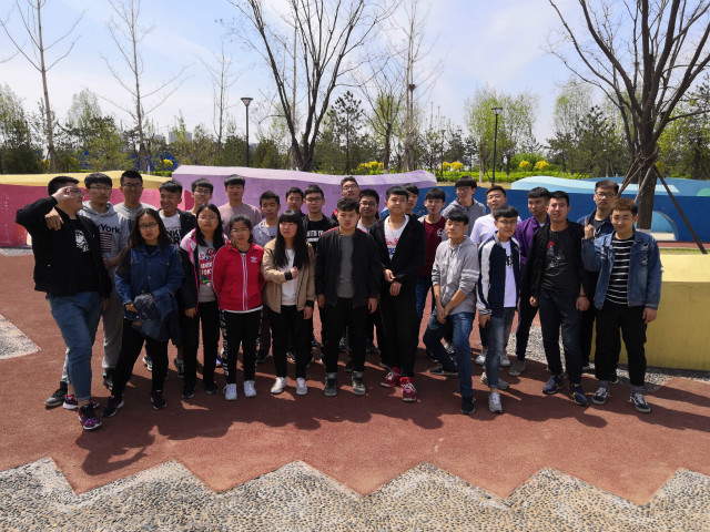 【完满班级】赏春色 共成长——网络工程1702班“寻龙尺”班级趣味活动