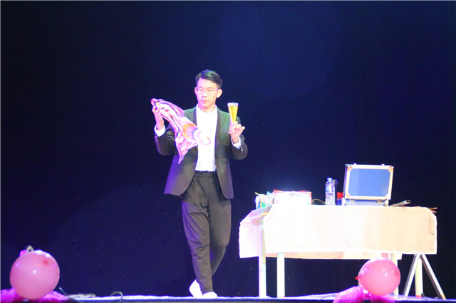 铮铮燃韶华 奕奕展青春——智能工程学院第五届“秀出自我”迎新晚会