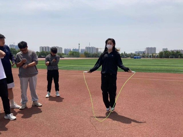 【完满团支部】全民健身 跳绳先行——食品与环境学院动医2201班完满团支部活动