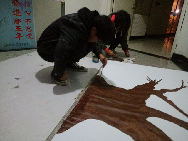 景色如画般在你们手中勾勒
