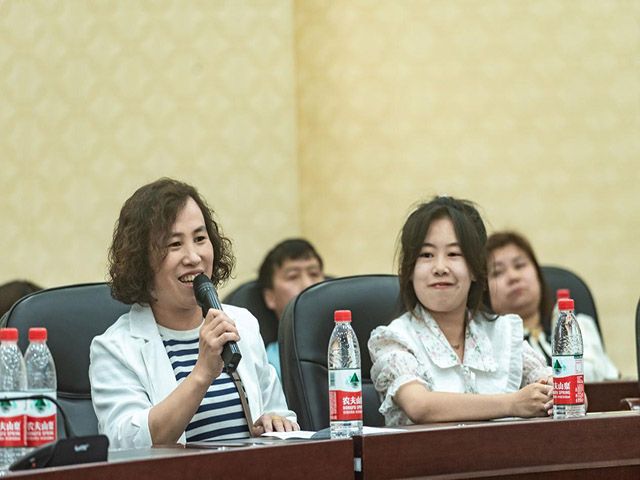 齐力促建设 同心筑未来——艺术传媒学院开展院长座谈会