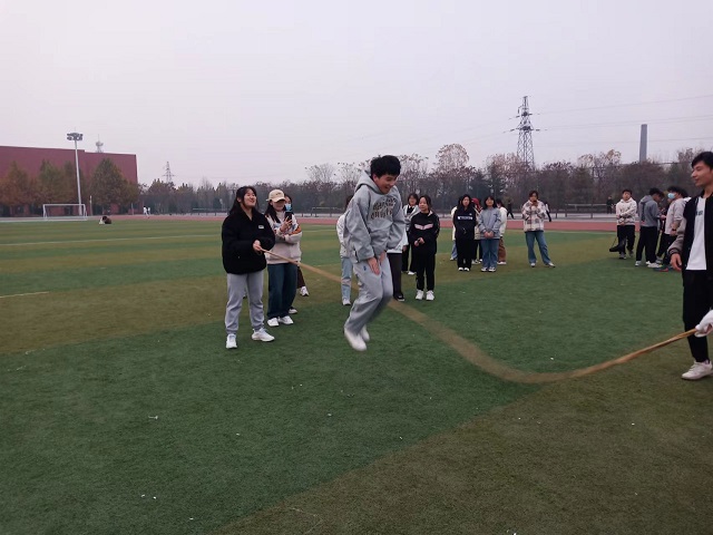 【完满班级】冬月体育 走进操场——远景学院远景2206班完满班级活动