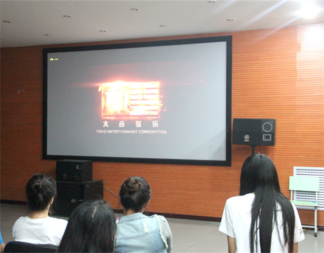 学会换位思考 珍惜点滴幸福——远景学院第七期观影活动顺利开展