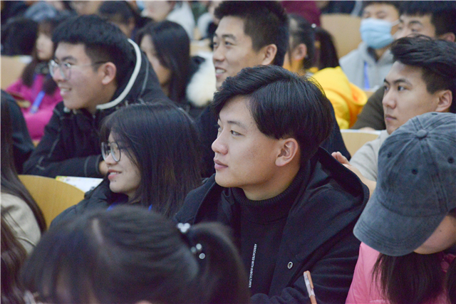 【青马工程】台海危机 风云惊变的尖峰时刻——第十二期“青马工程”完满教育学生骨干培养计划第一期讲座顺利举办