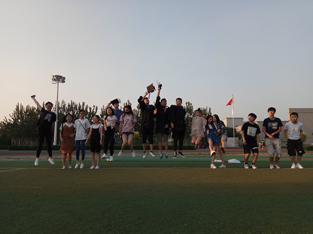 【毕业季】又遇六月毕业季 下一次 世界精彩处见——艺术传媒系2016届“致敬学长”之相伴一年即是一生