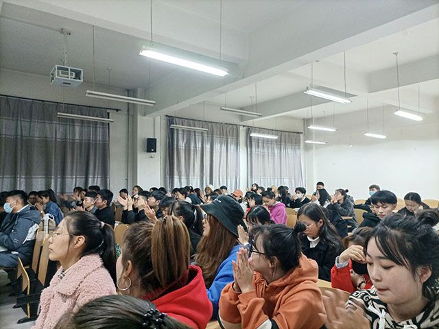 防范金融诈骗 提高征信意识——艺术传媒学院视觉2001班资助诚信教育主题班会