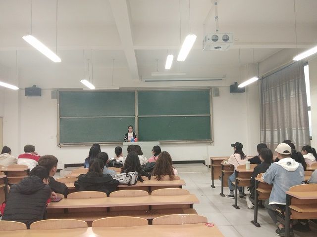 【完满班级】书香致远 墨卷至恒——食品与环境学院食品1801班经典读书会完满班级活动