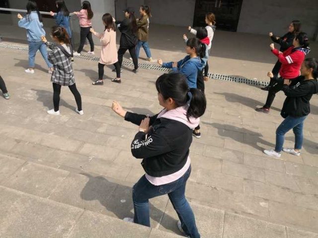 【完满班级】搏生命之极限 铸青春之辉煌——外国语言文学系4月完满班级活动