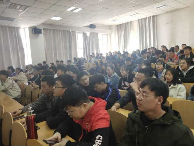 【辅导员说完满】青春年少正值时 安全意识待出发 ——食品与环境学院2018级辅导员说完满活动