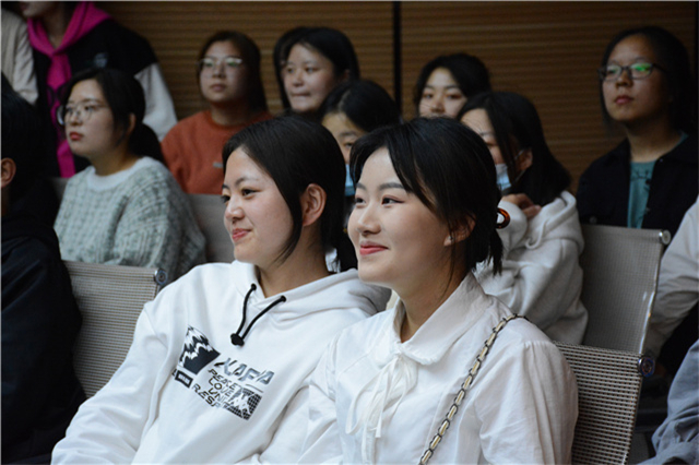 以声逐梦 一片来自心底的光亮——淬炼商学院第七届“意从音转 青春留声”电影配音大赛