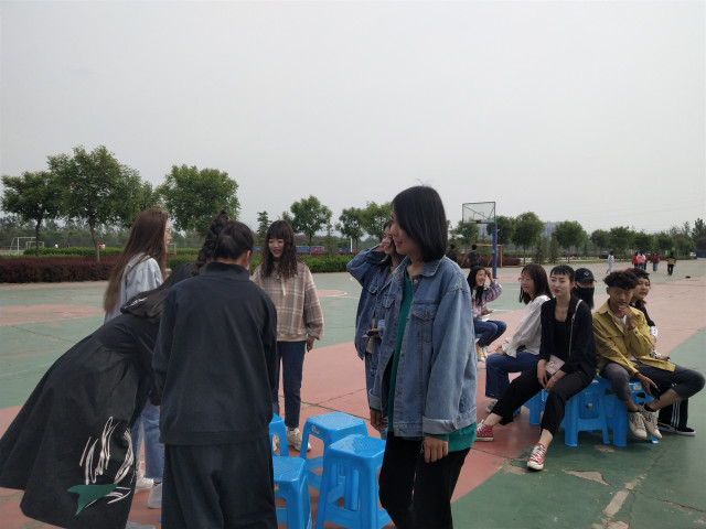 【完满班级】健步如飞 反应风暴——艺术传媒学院视觉1803班抢板凳完满班级活动